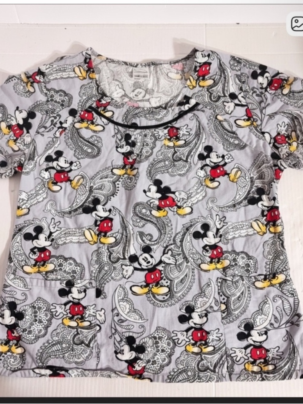 Disney Gray Women's Scrub Top Mickey Mouse Design size Large - Picture 2 of 3